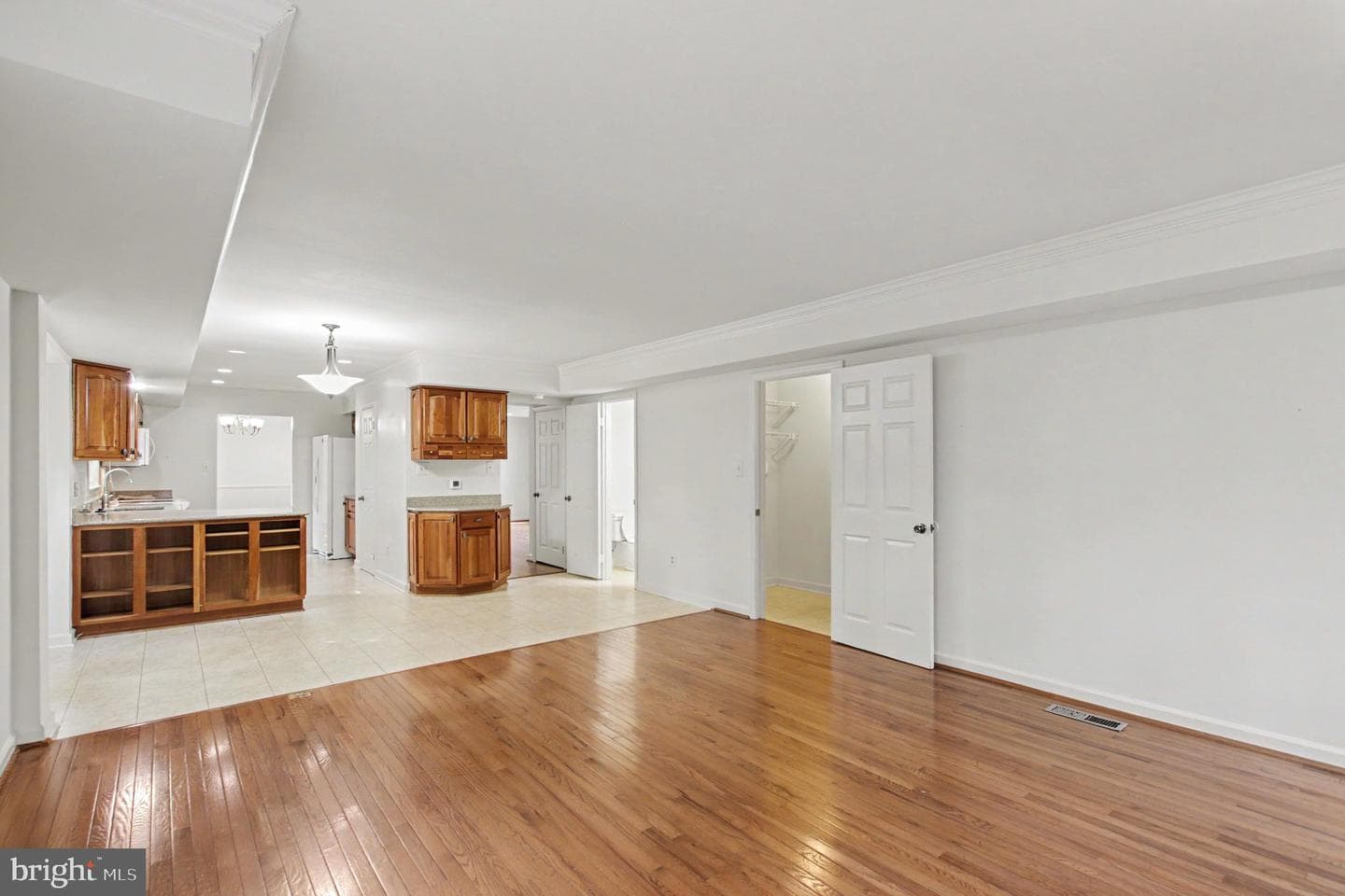 6570 Rockland Drive photo 9