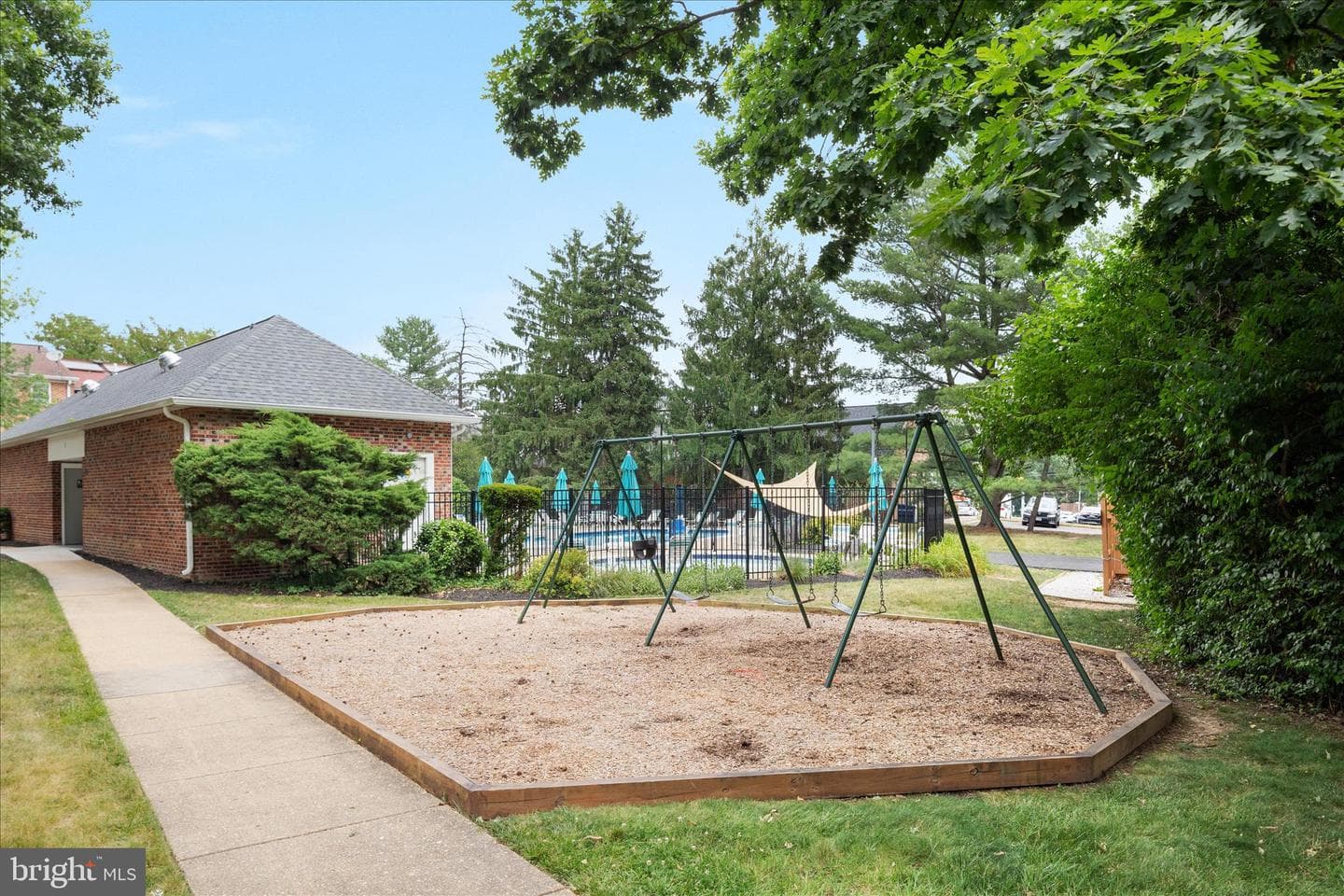 8174 Electric Avenue photo 31