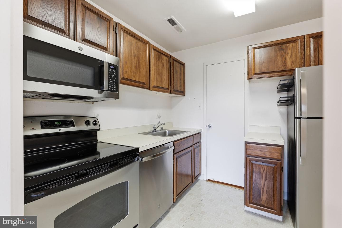 3101 S Manchester Street #914 photo 12