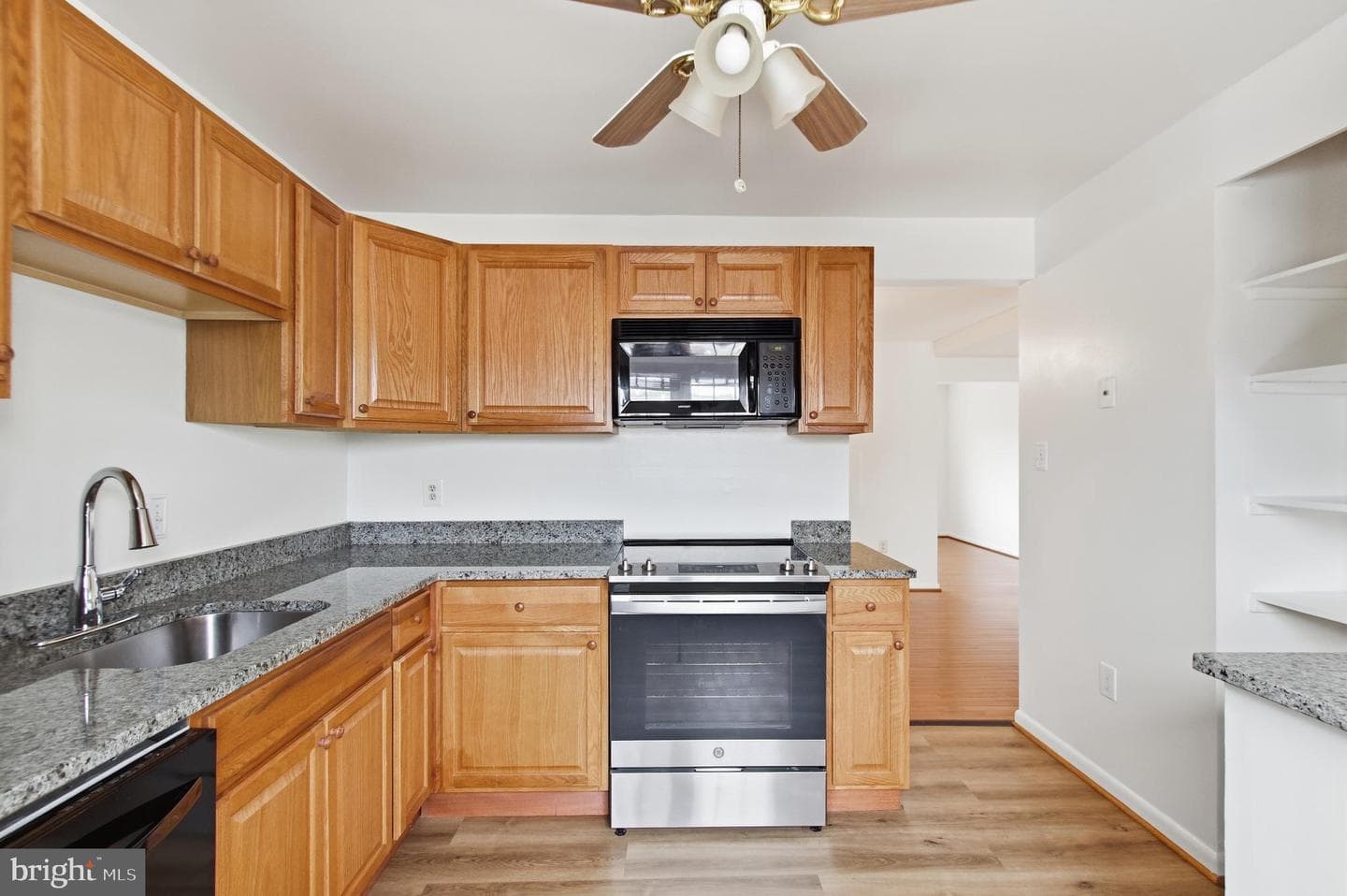 7413 Whernside Street photo 16