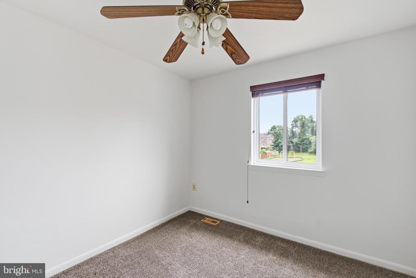 7413 Whernside Street photo 17