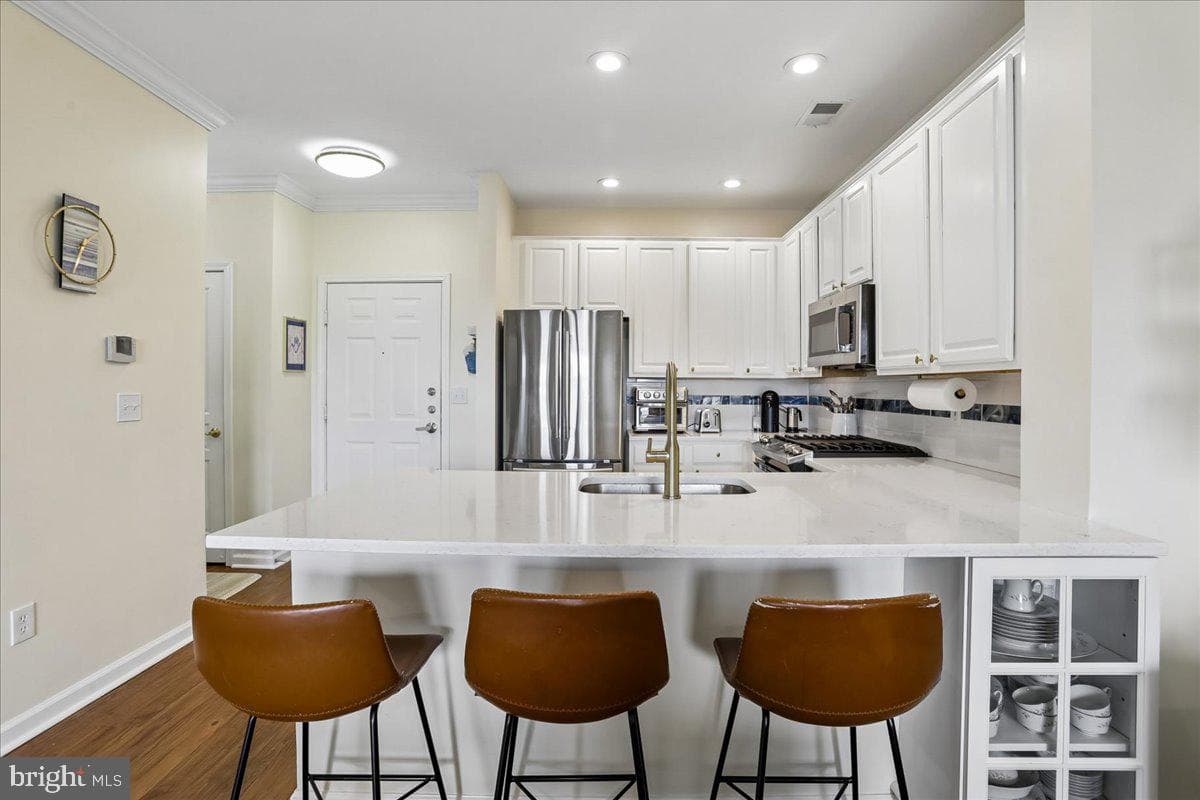 12000 Market Street #382 photo 10