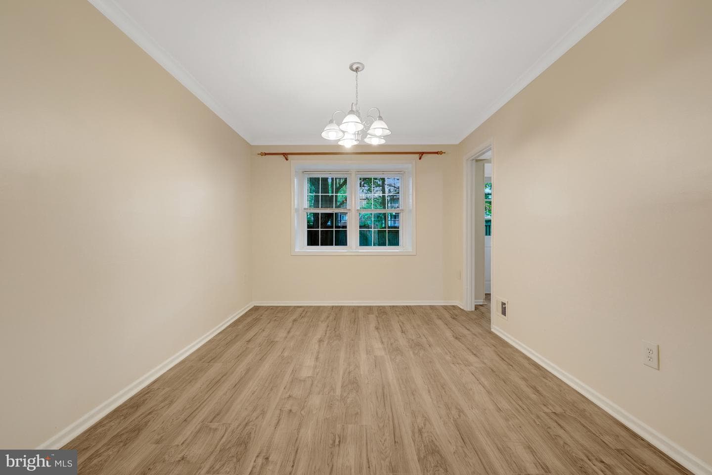 228 Commons Drive NW photo 8
