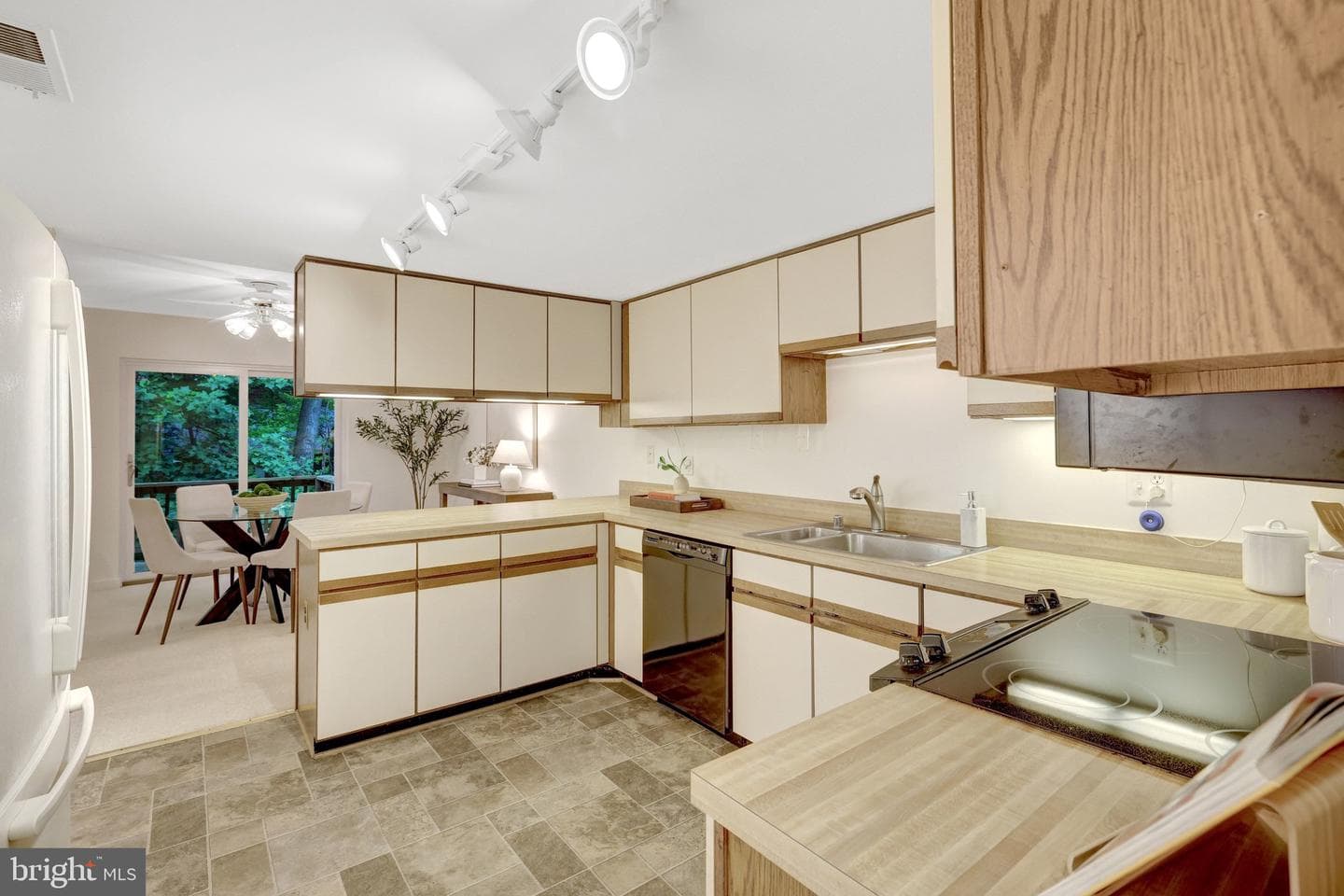 2225 Cedar Cove Court photo 14