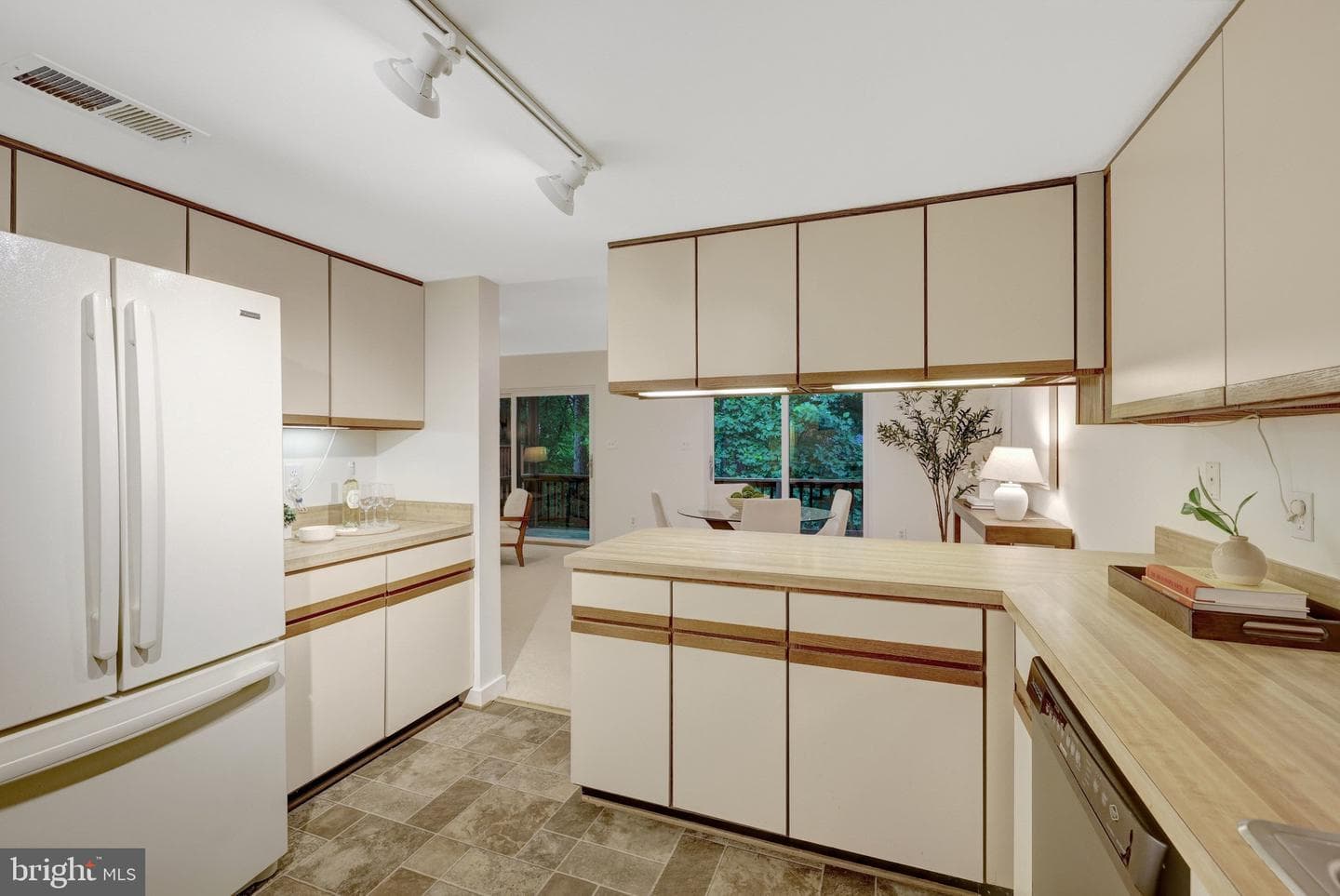 2225 Cedar Cove Court photo 16