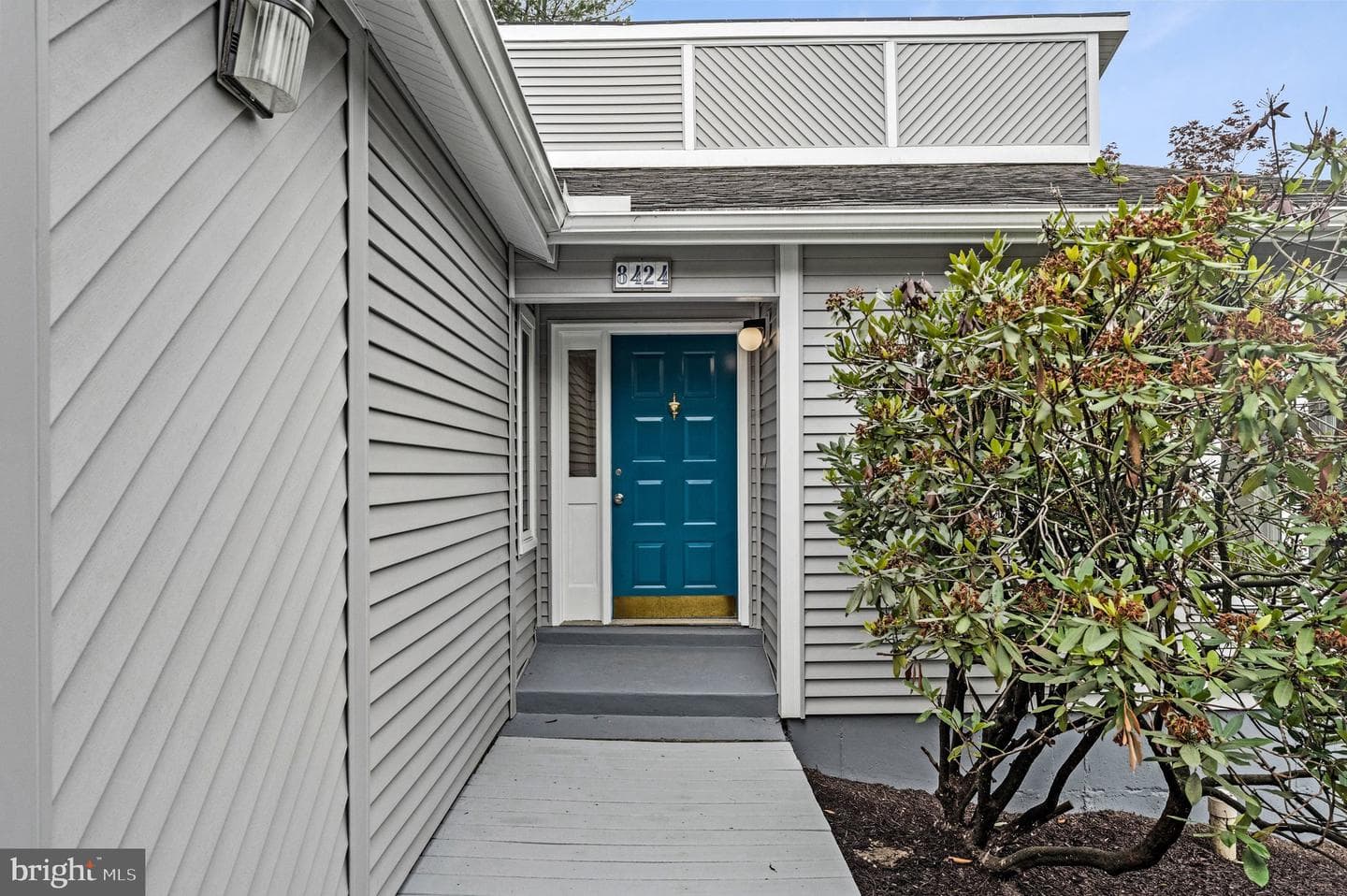 8424 Hollis Lane photo 3