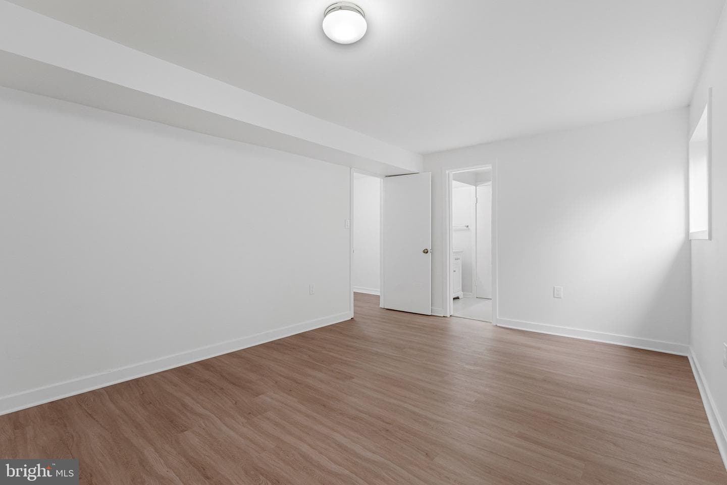 8424 Hollis Lane photo 31