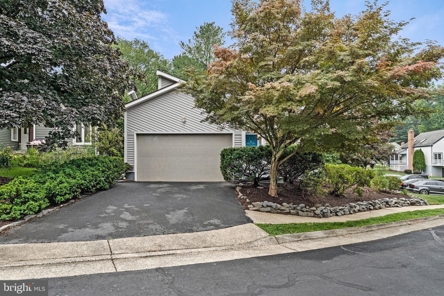 8424 Hollis Lane photo 4