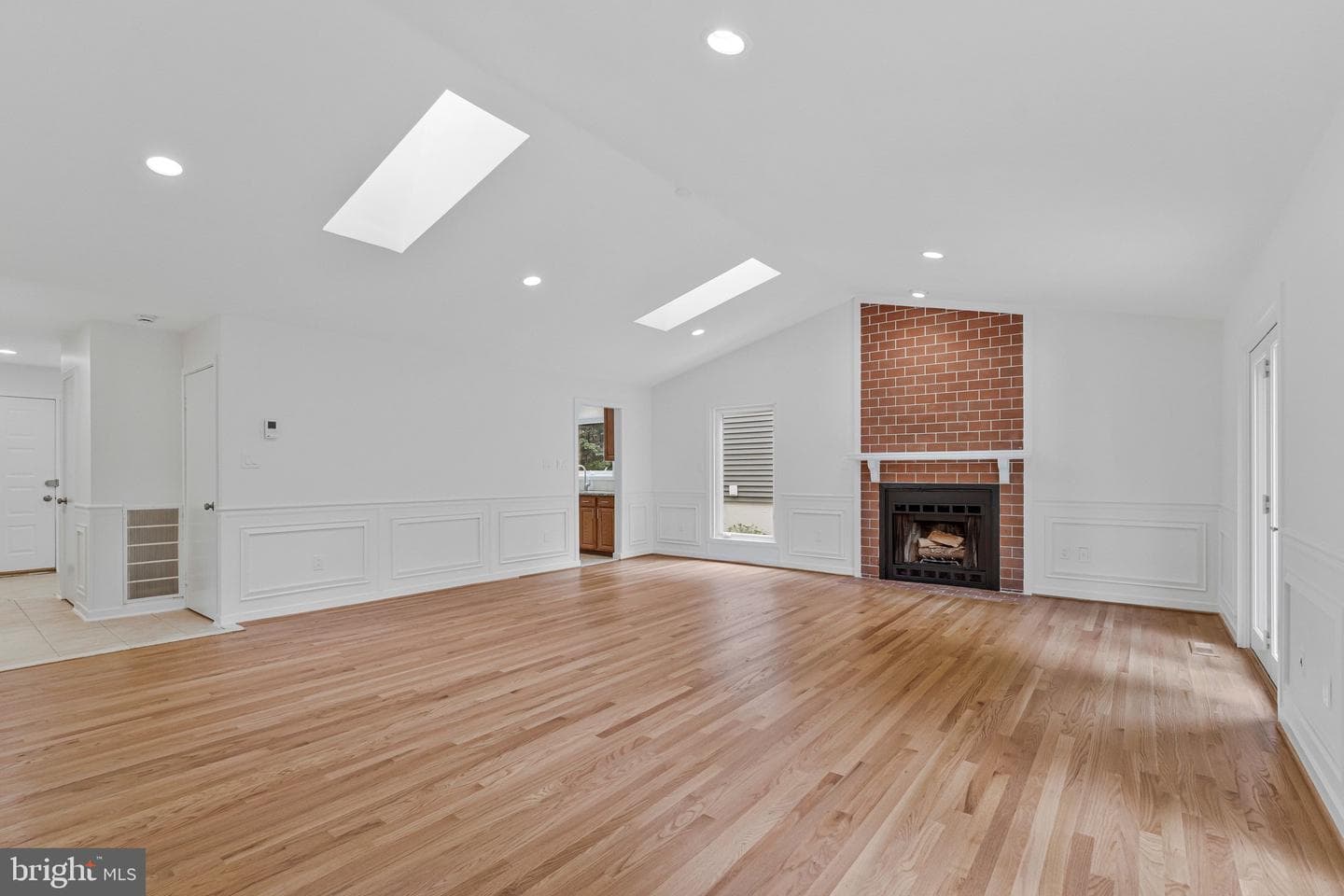 8424 Hollis Lane photo 8