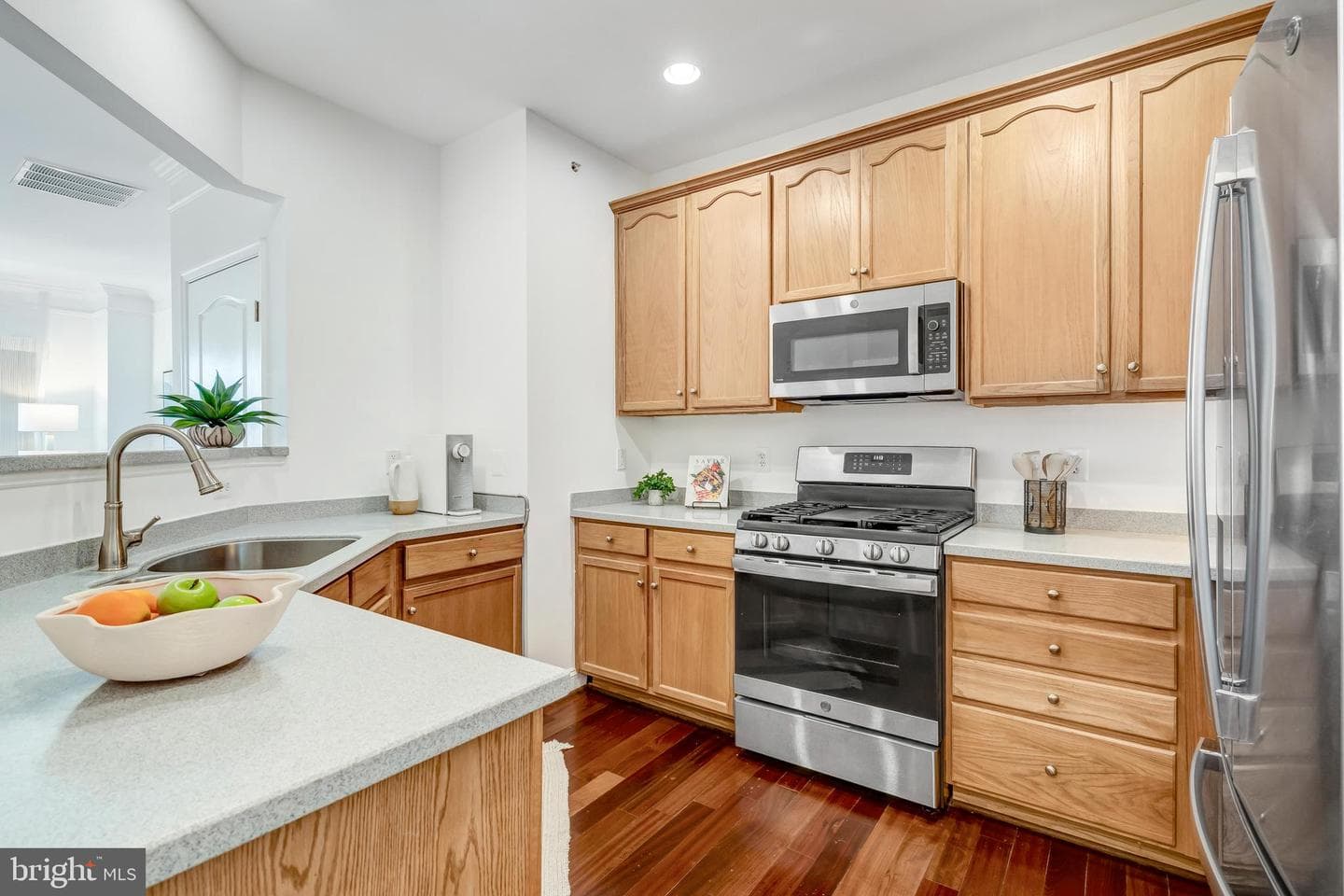 2901 Saintsbury Plaza #404 photo 4
