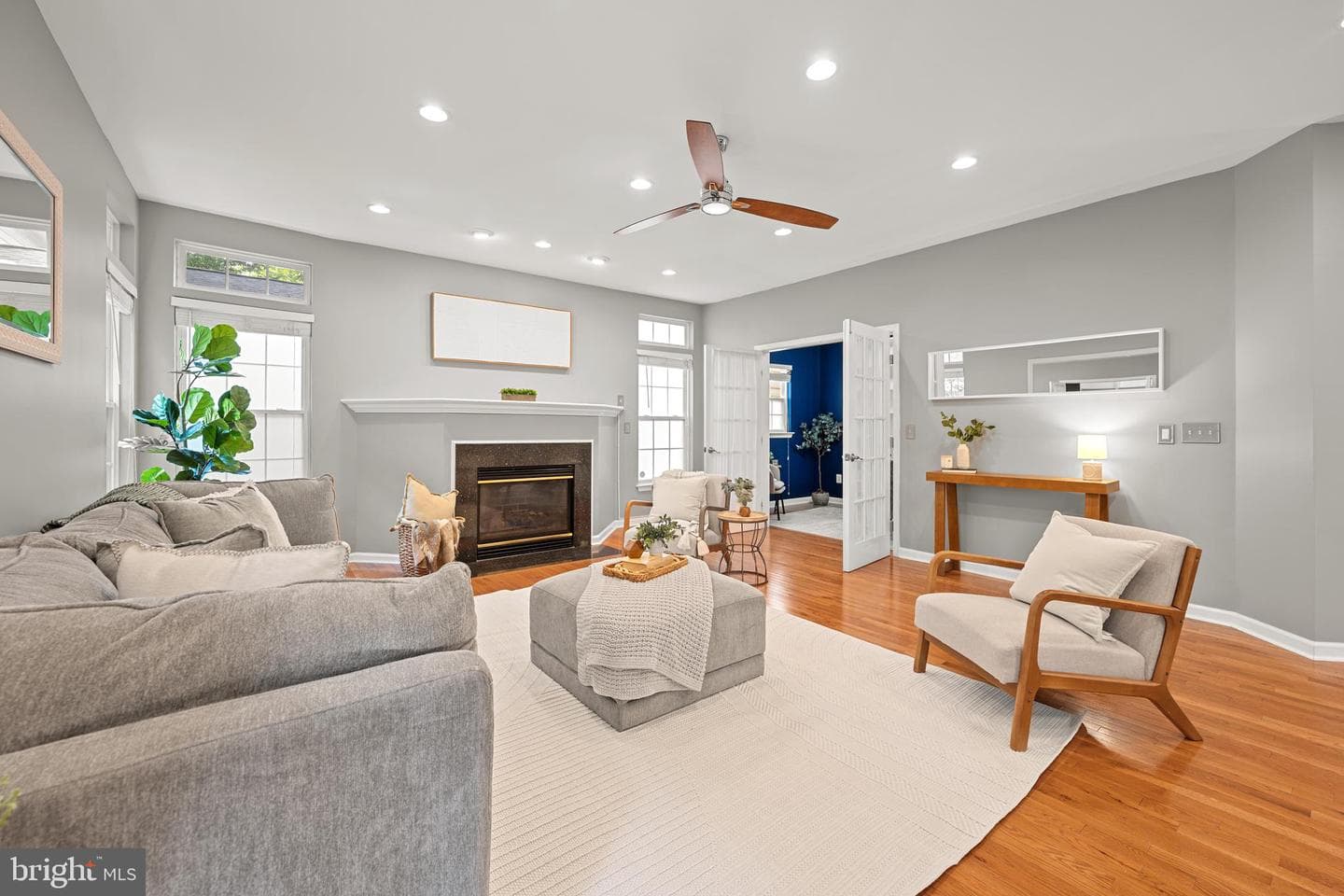 9150 Stonegarden Drive photo 4