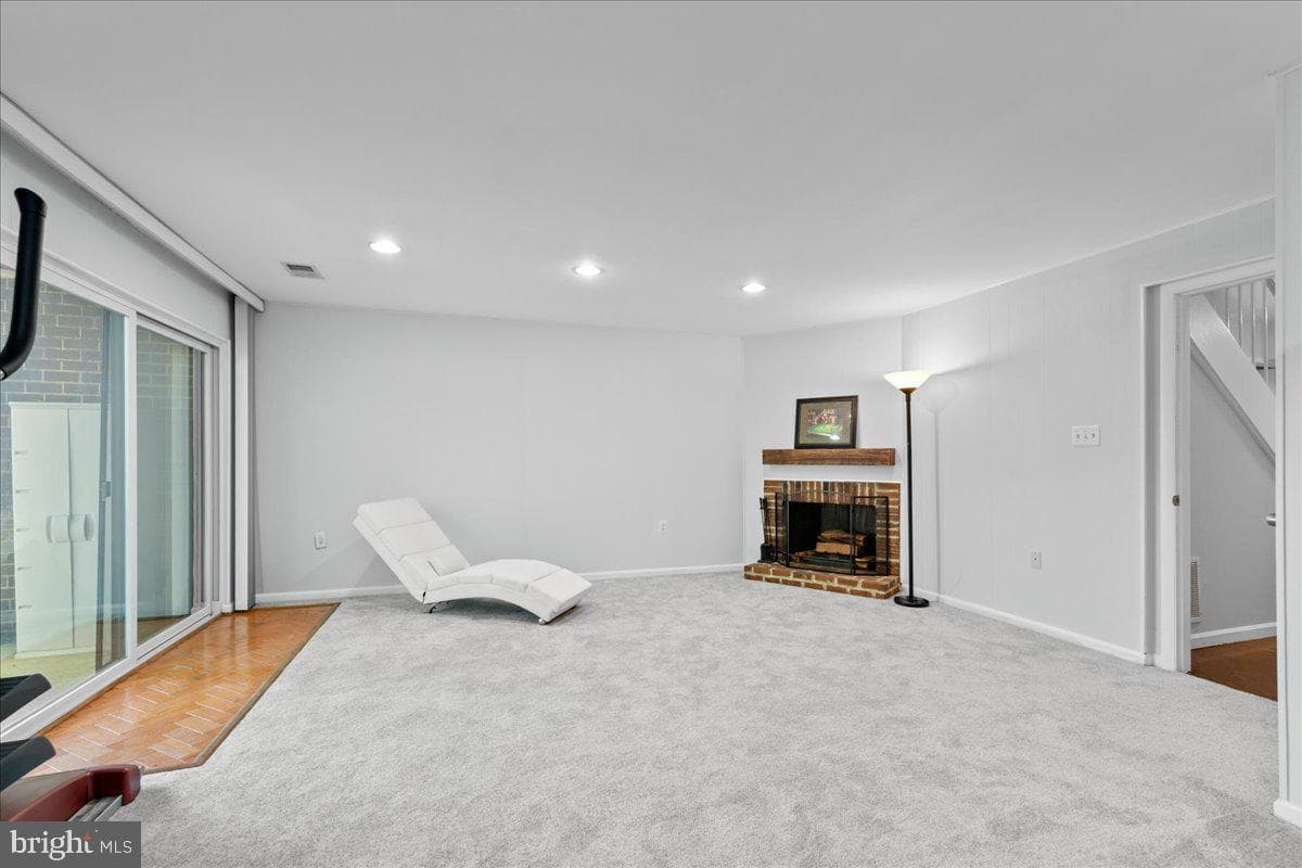 4932 Sauquoit Lane photo 33