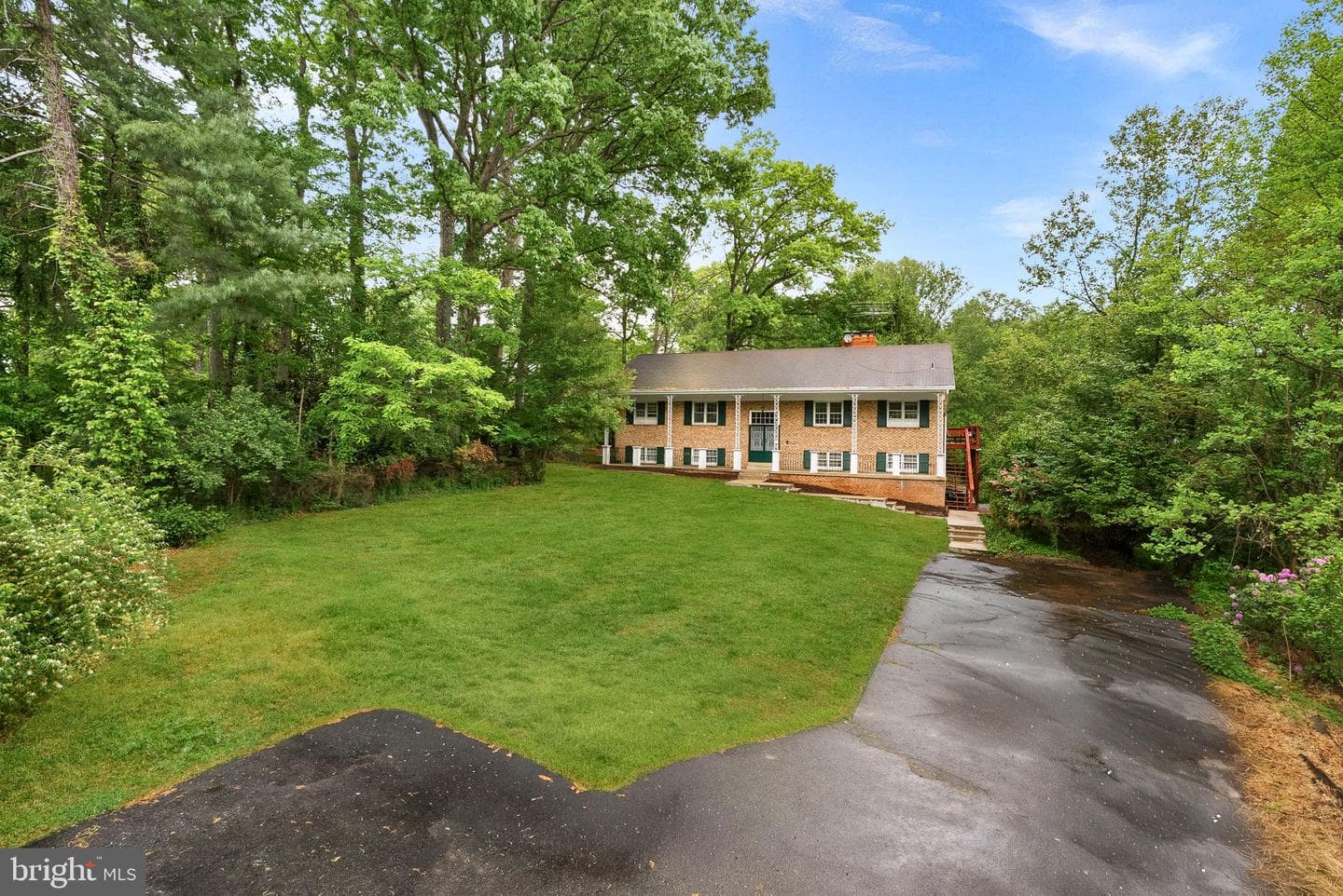 2435 Hunter Mill Road, Vienna