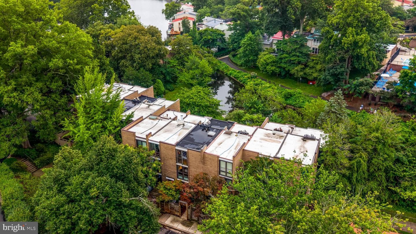 11471 W Washington Plaza W photo 45