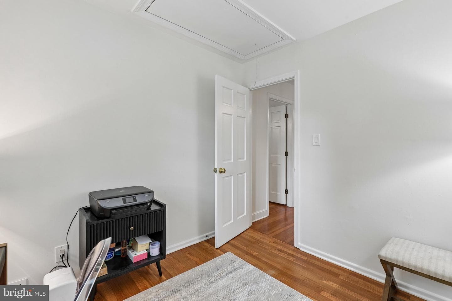 9005 Greylock Street photo 30