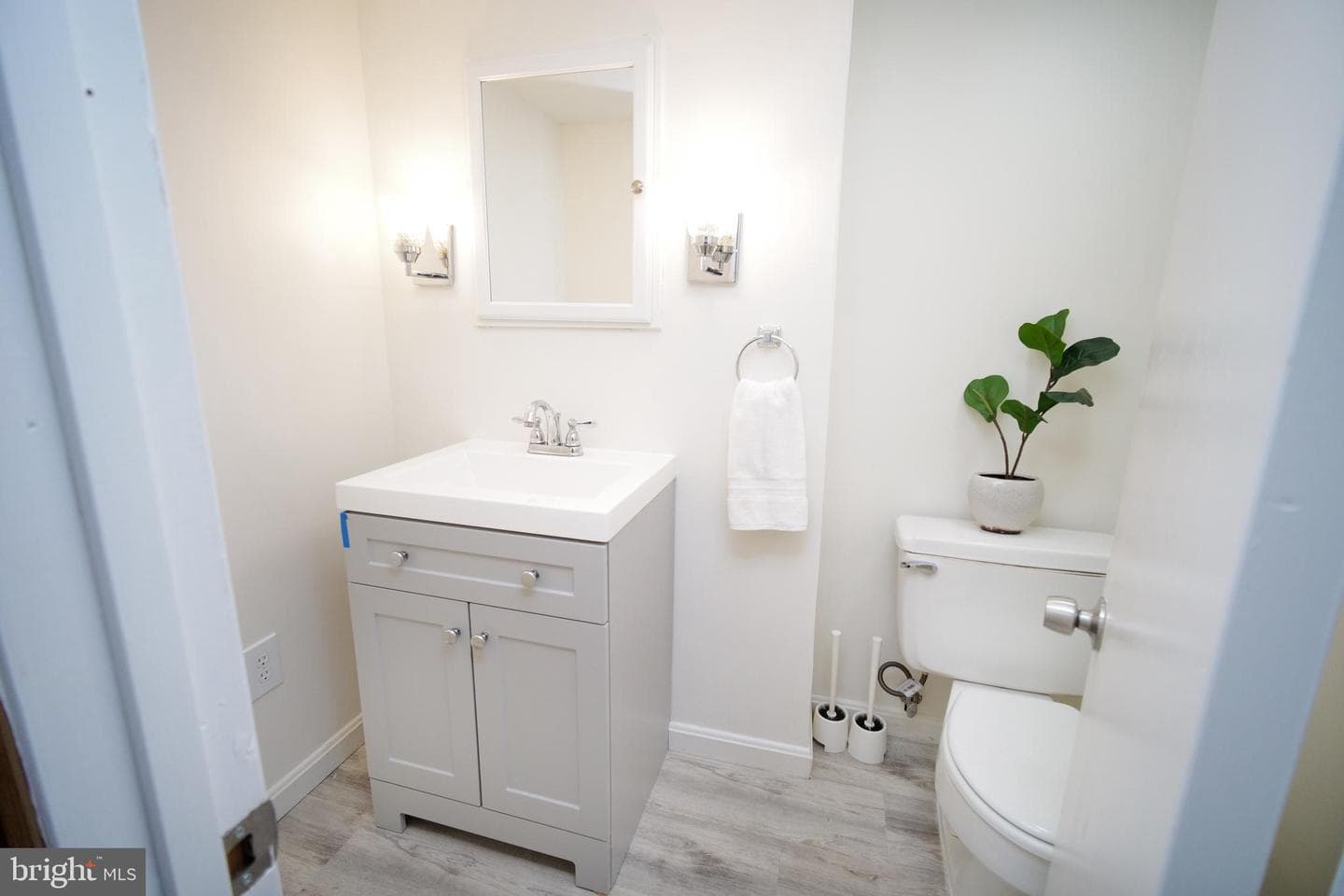 5906 King James Drive photo 29