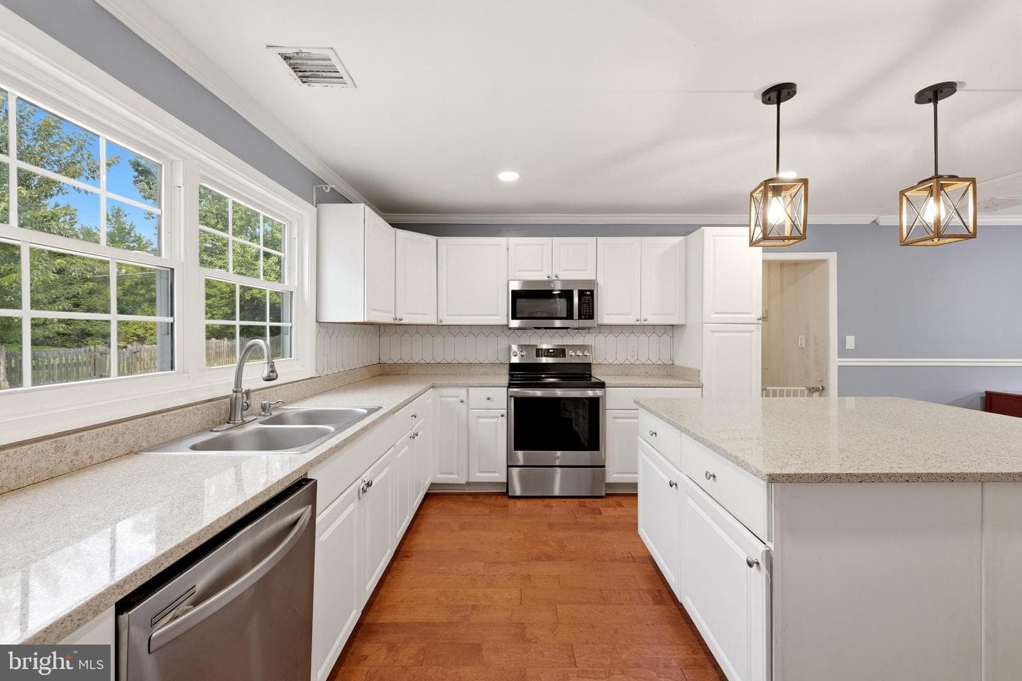 10512 Belmont Boulevard photo 31