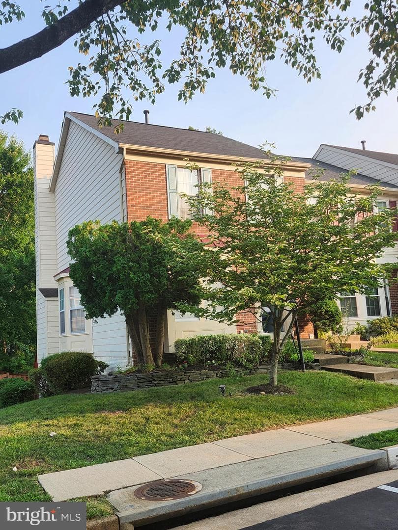 5227 Dunstable Lane photo 1