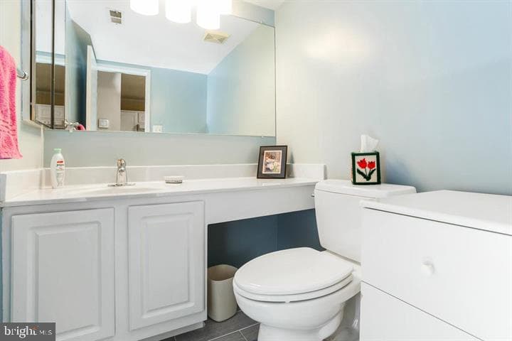 8601 Venoy Court photo 3