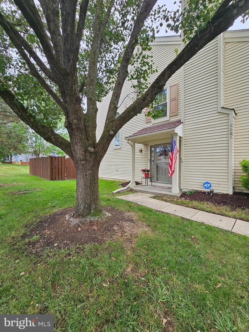 8601 Venoy Court photo 6