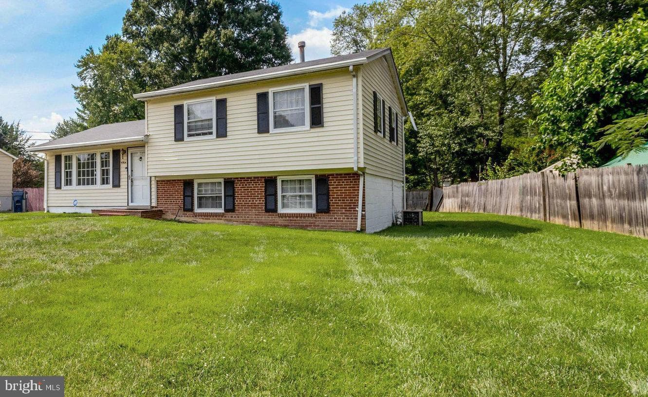 4904 Lawrence Street photo 4