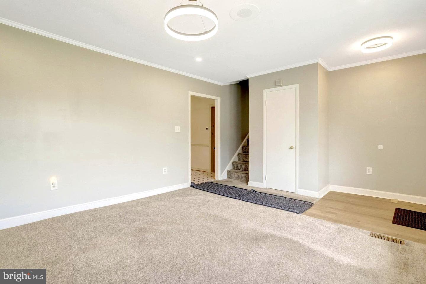 4904 Lawrence Street photo 6
