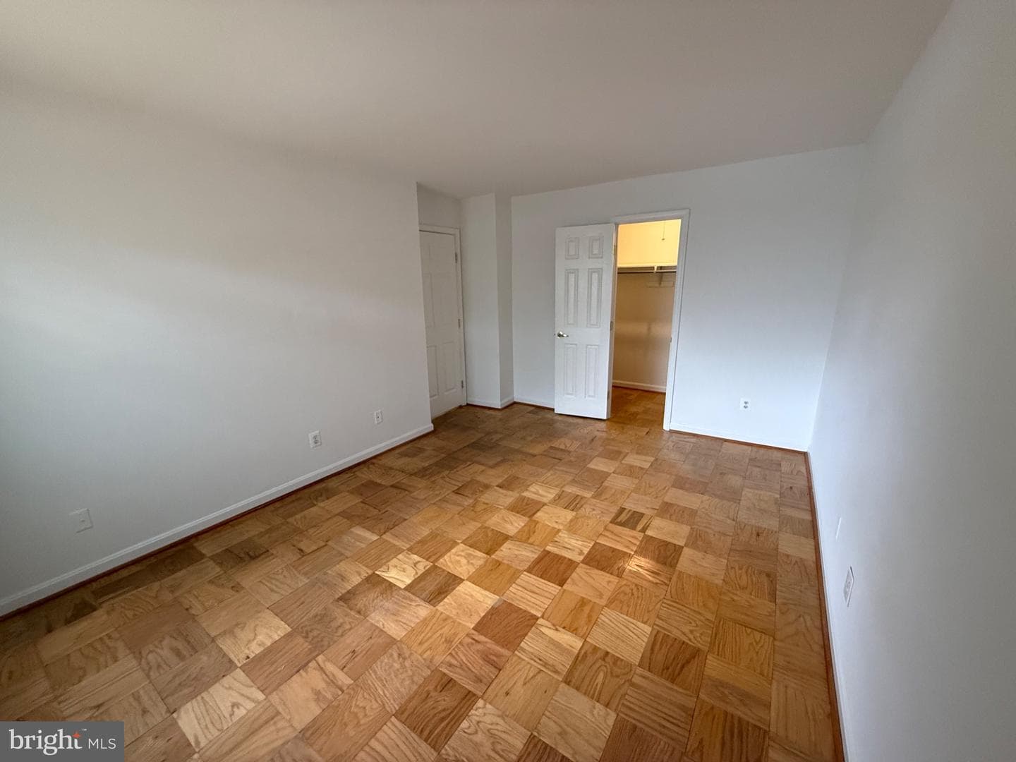 2911 Charing Cross Road #6 photo 3
