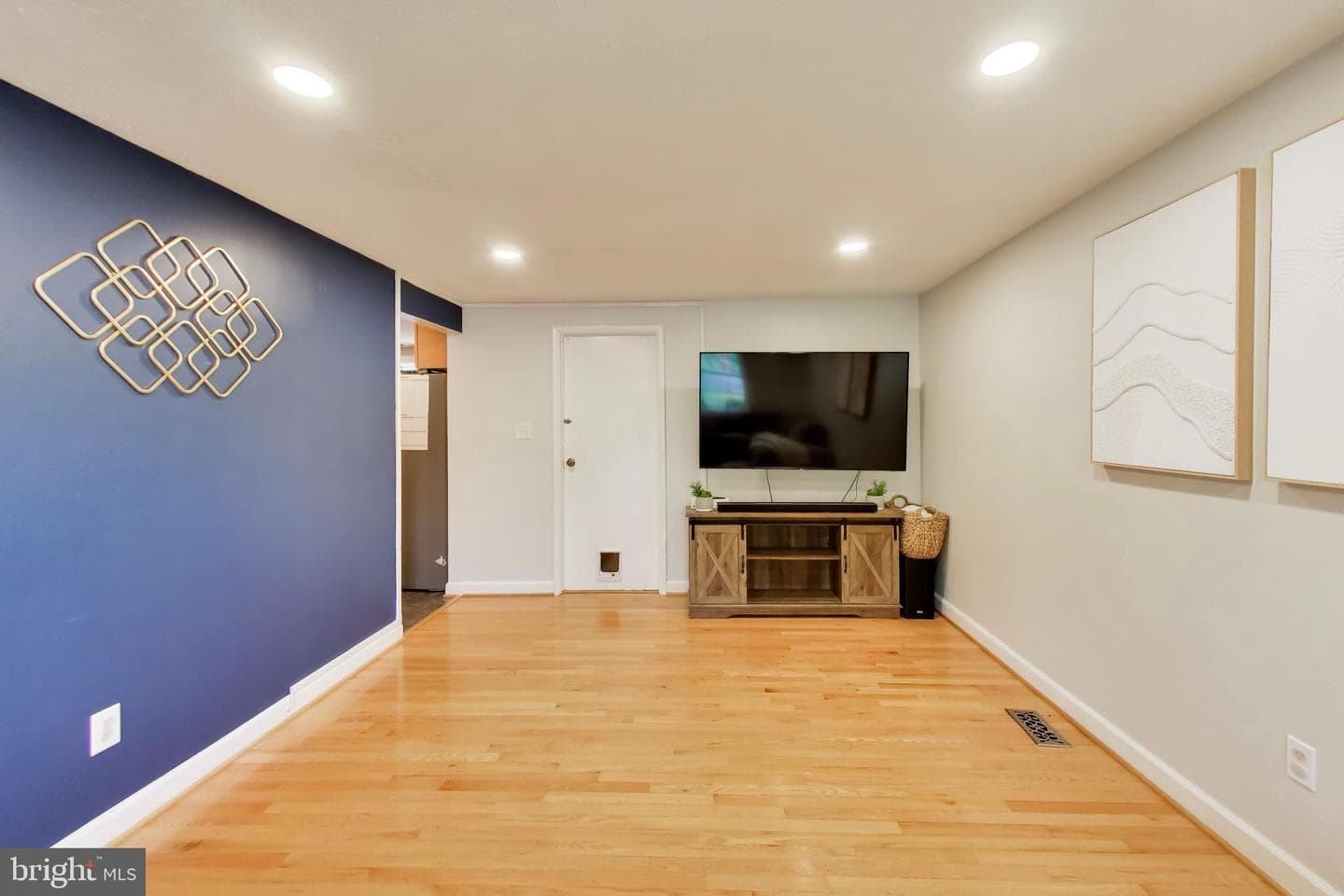 5932 Peregrine Dr. photo 11