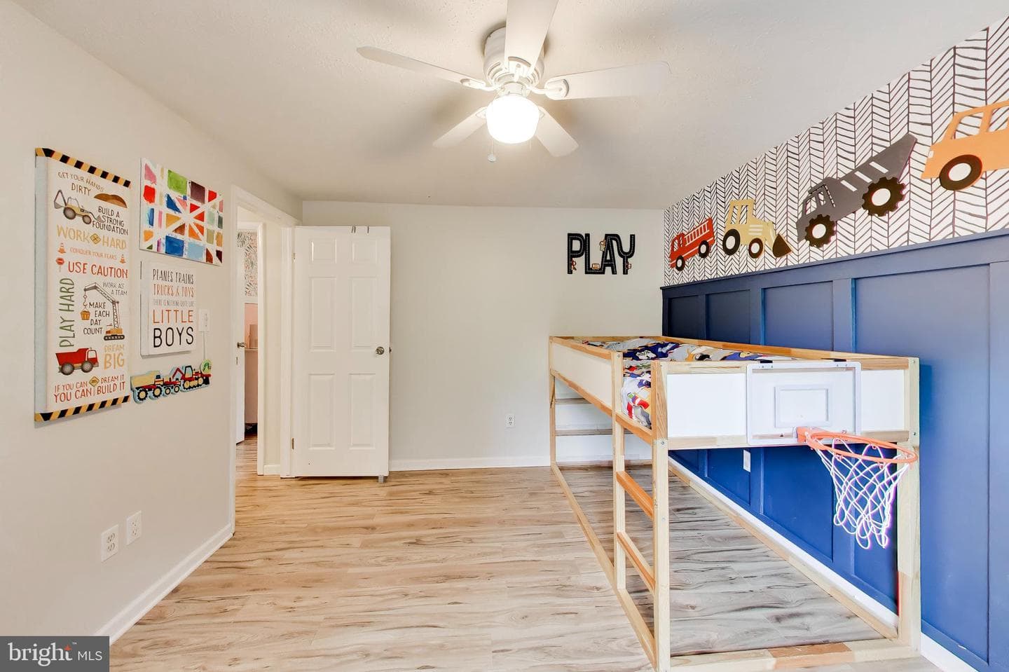 5932 Peregrine Dr. photo 21