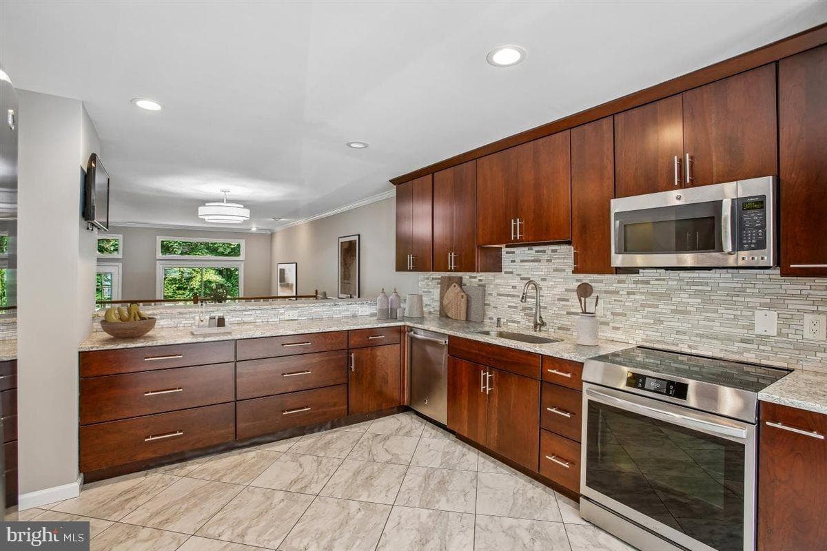8044 Galla Knoll Circle photo 9