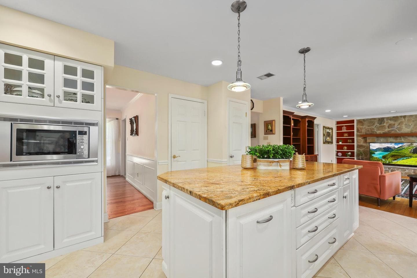 10915 Belgravia Court photo 13