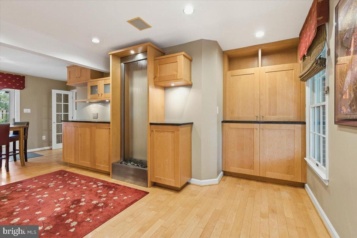 5803 Hall Street photo 13