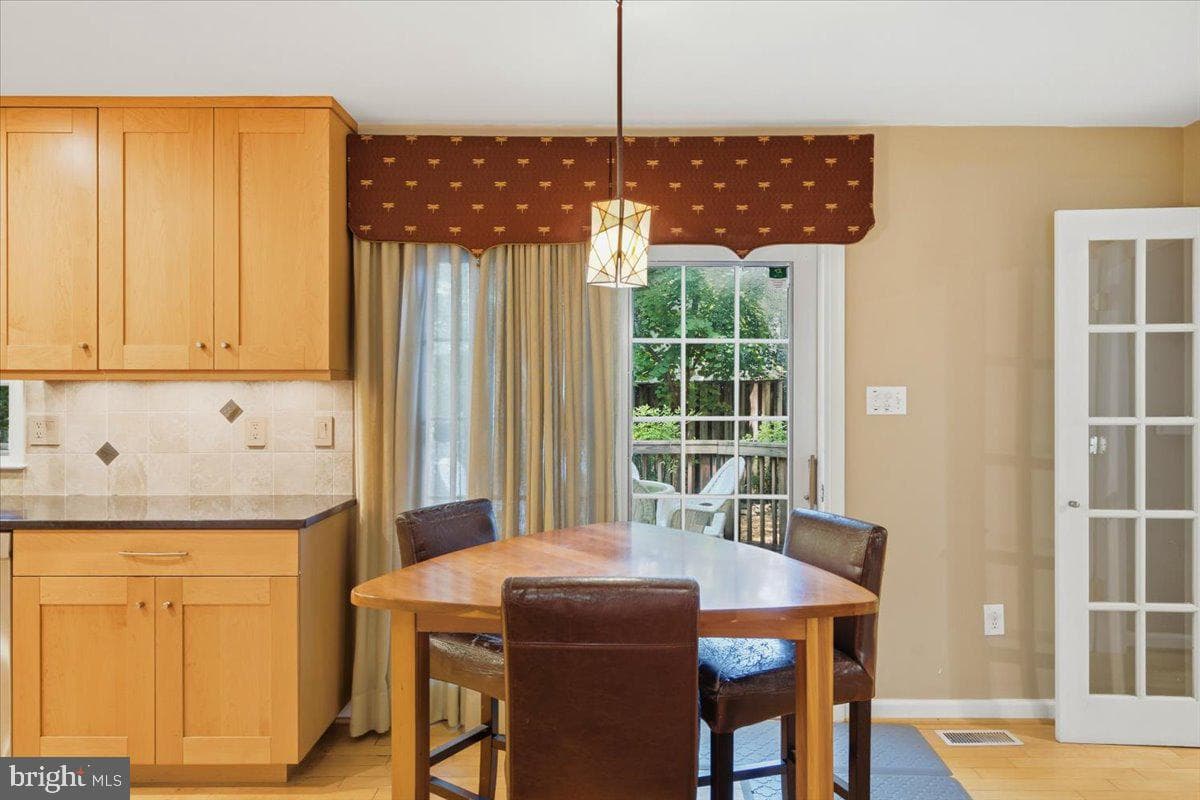 5803 Hall Street photo 18
