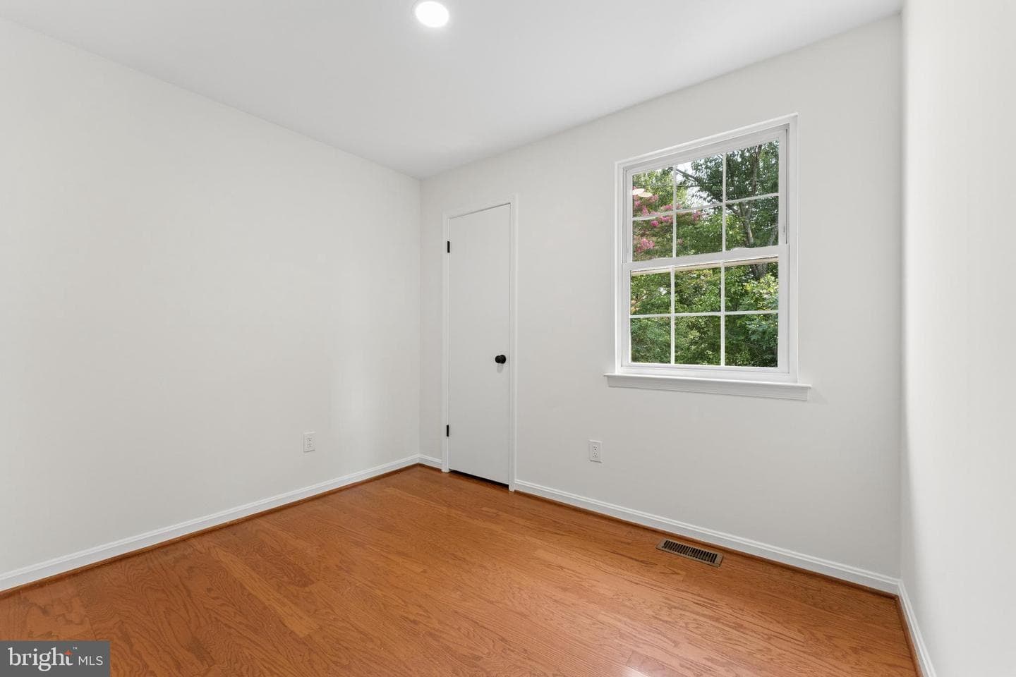 7607 Lee Landing Drive photo 16
