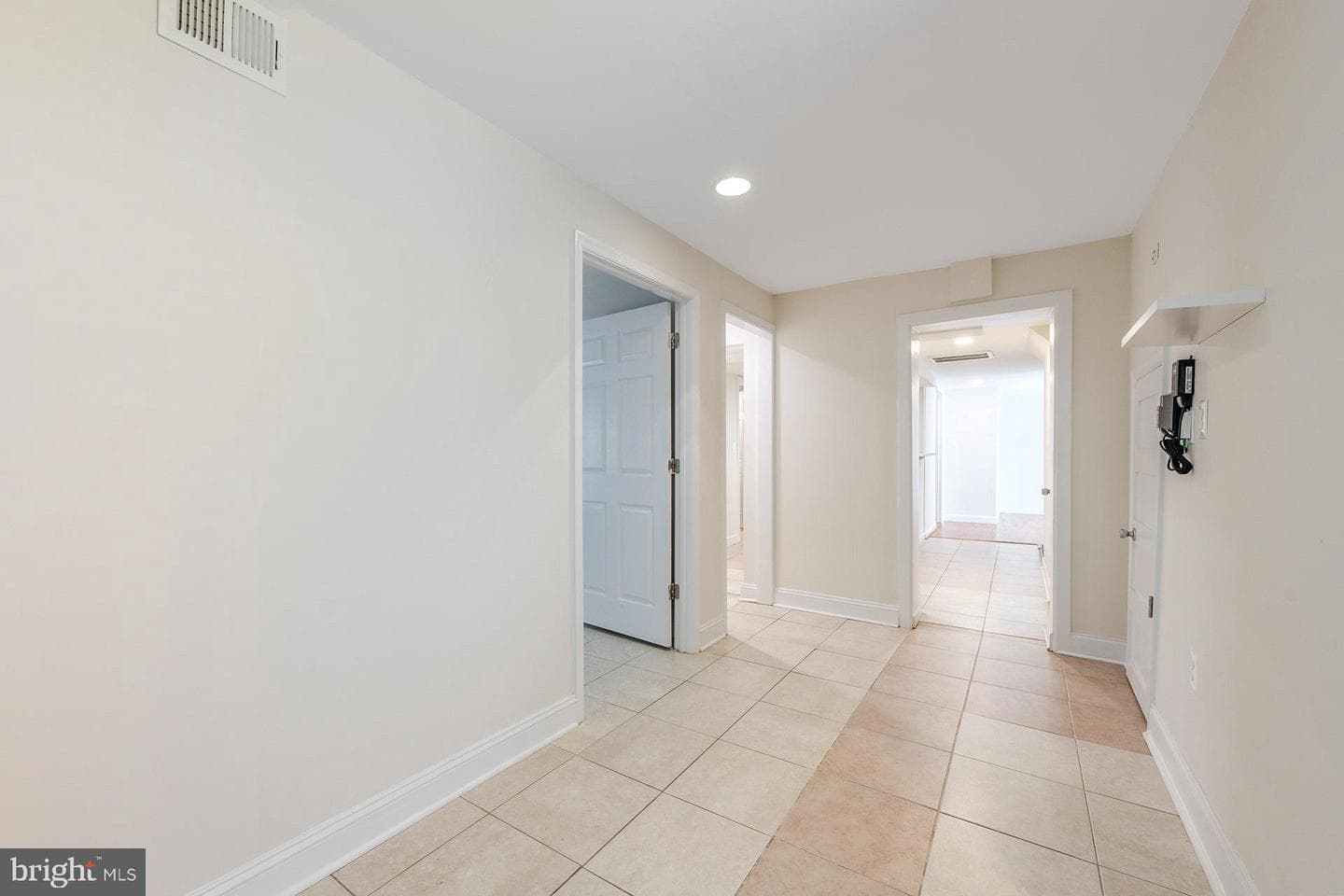 2923 Fairhill Road photo 27