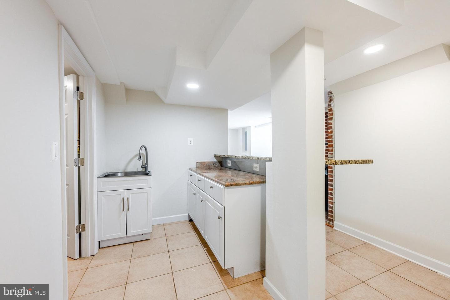 2923 Fairhill Road photo 37