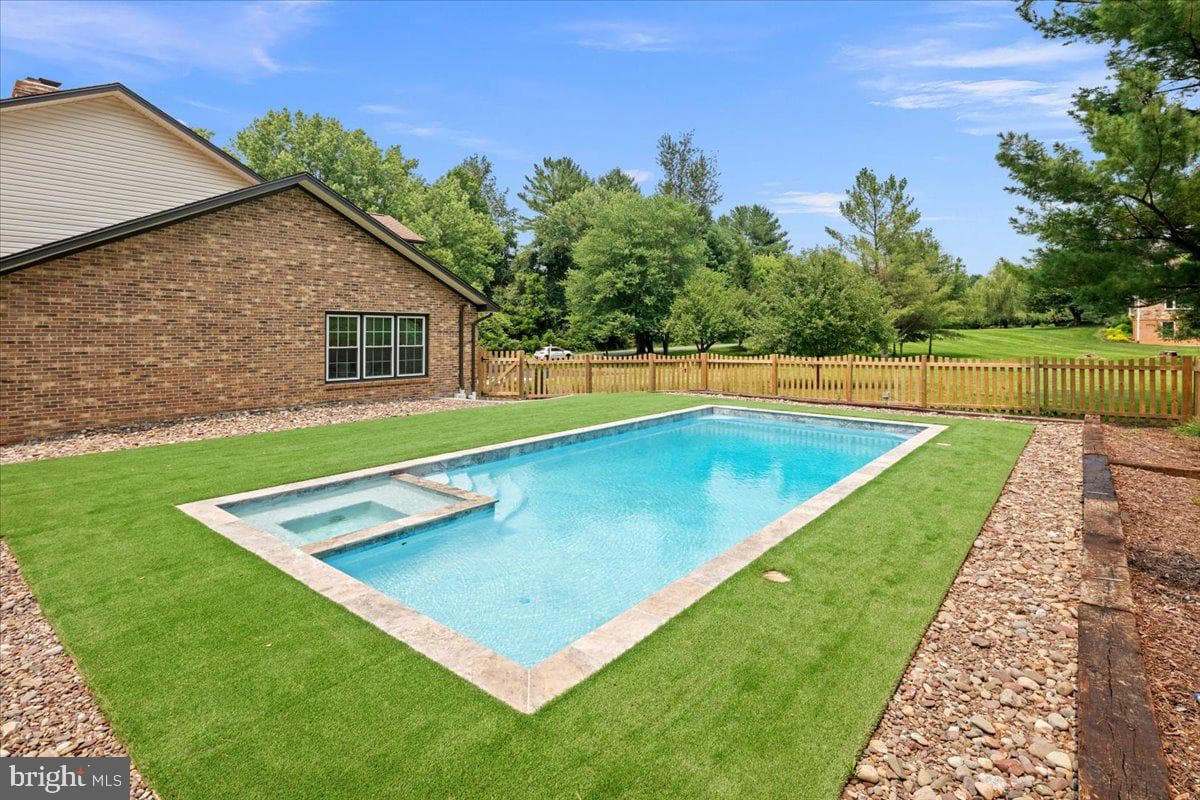 353 Gallop Wood Place photo 104