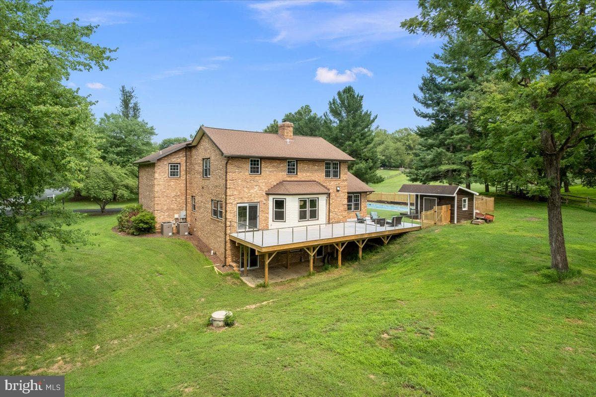 353 Gallop Wood Place photo 112