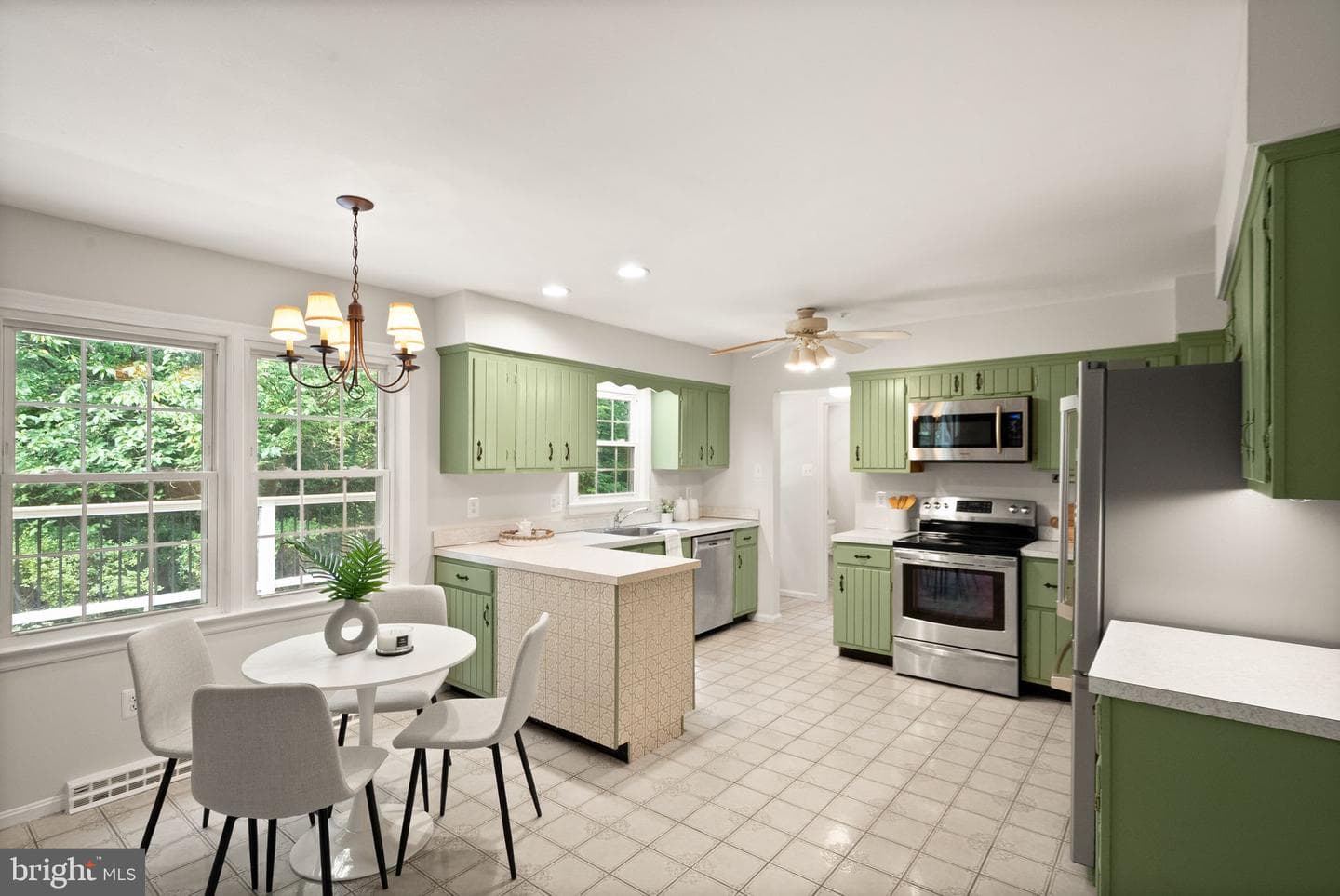 8104 Chivalry Road photo 16
