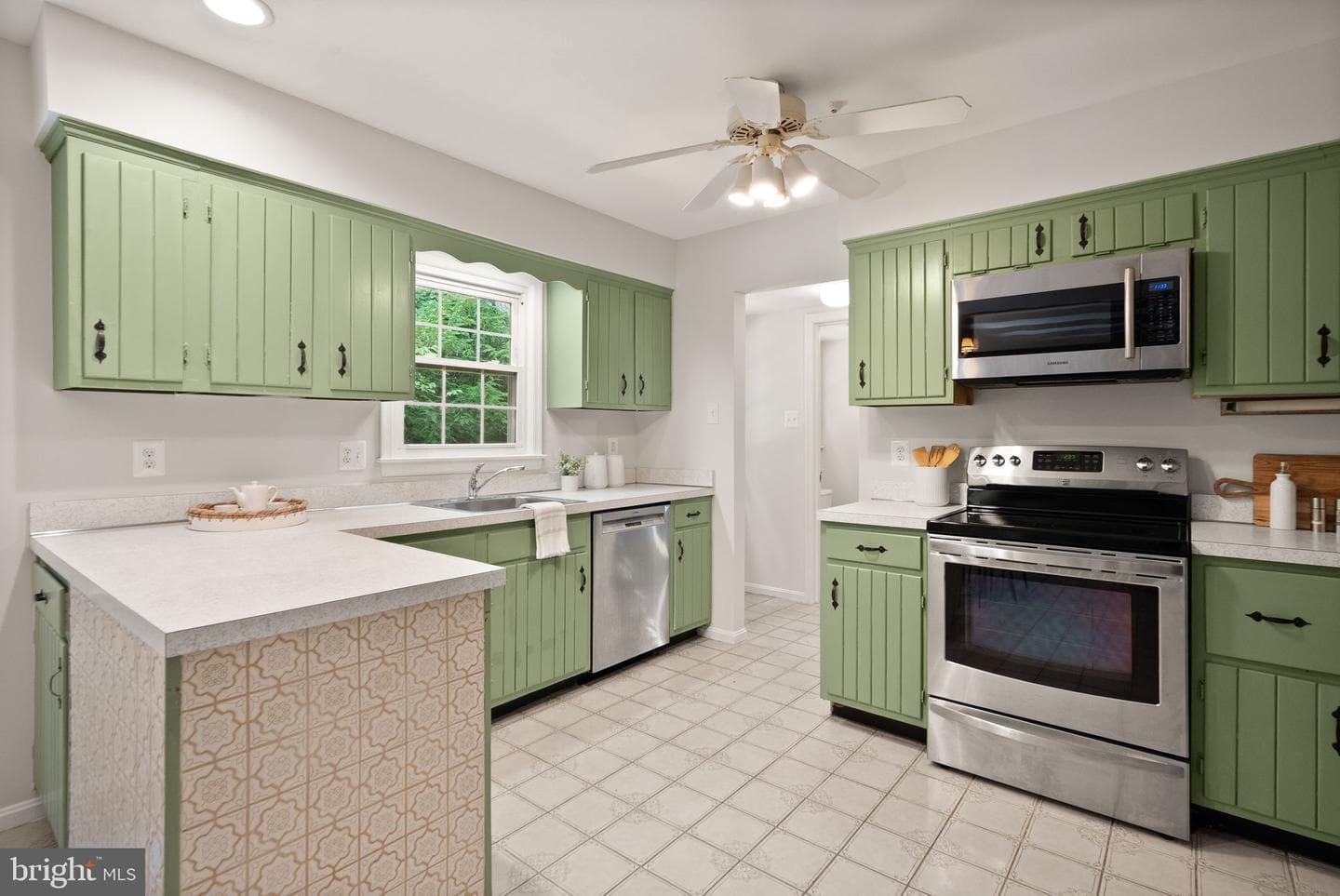 8104 Chivalry Road photo 18