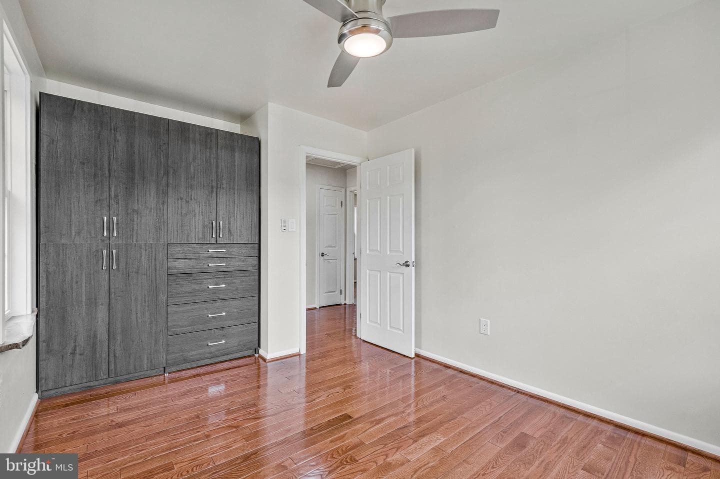 4151 Hamlin Court photo 25