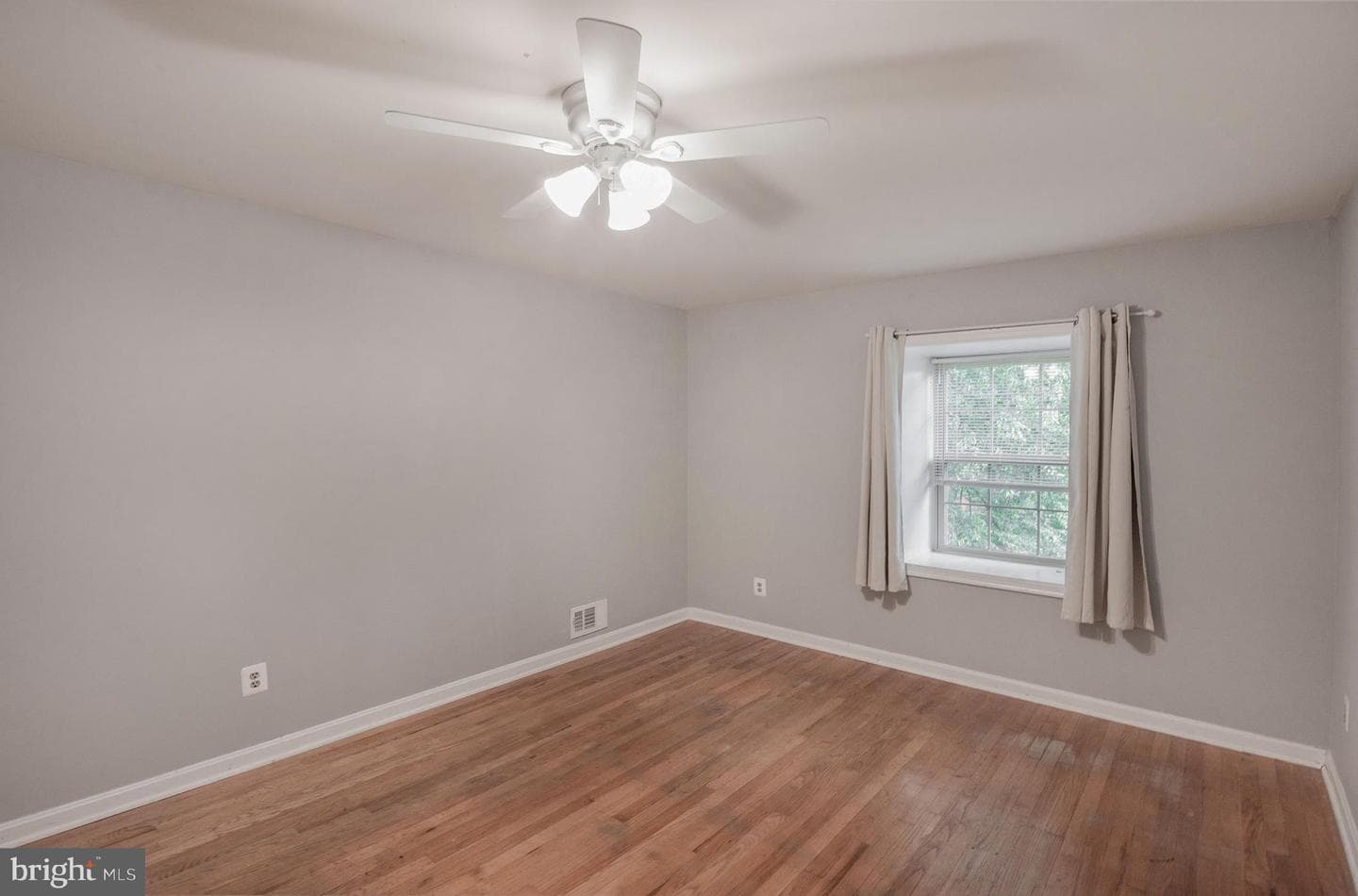 6611 Rosecroft Place photo 19