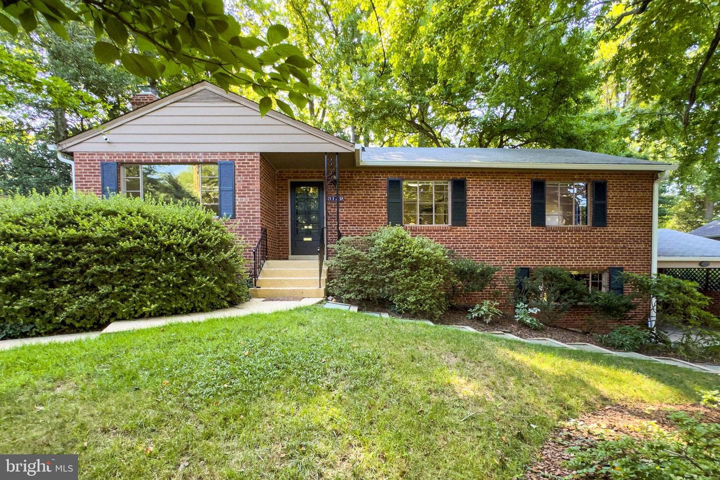 3159 Patrick Henry Drive, Falls Church