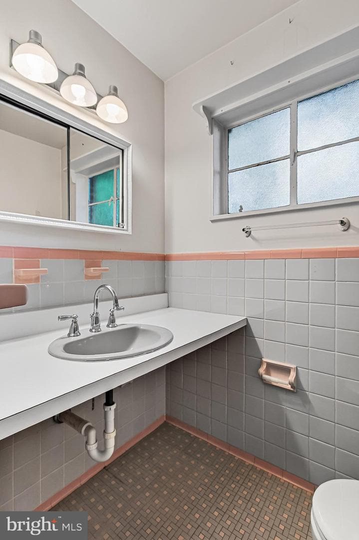 3159 Patrick Henry Drive photo 20