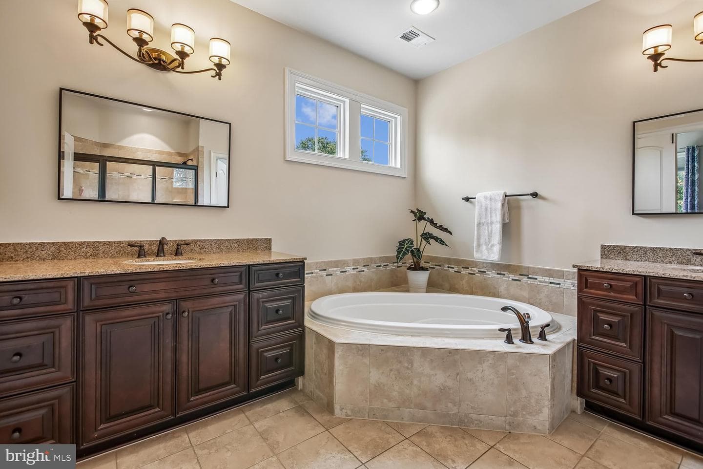 9423 Ferry Landing Court photo 40