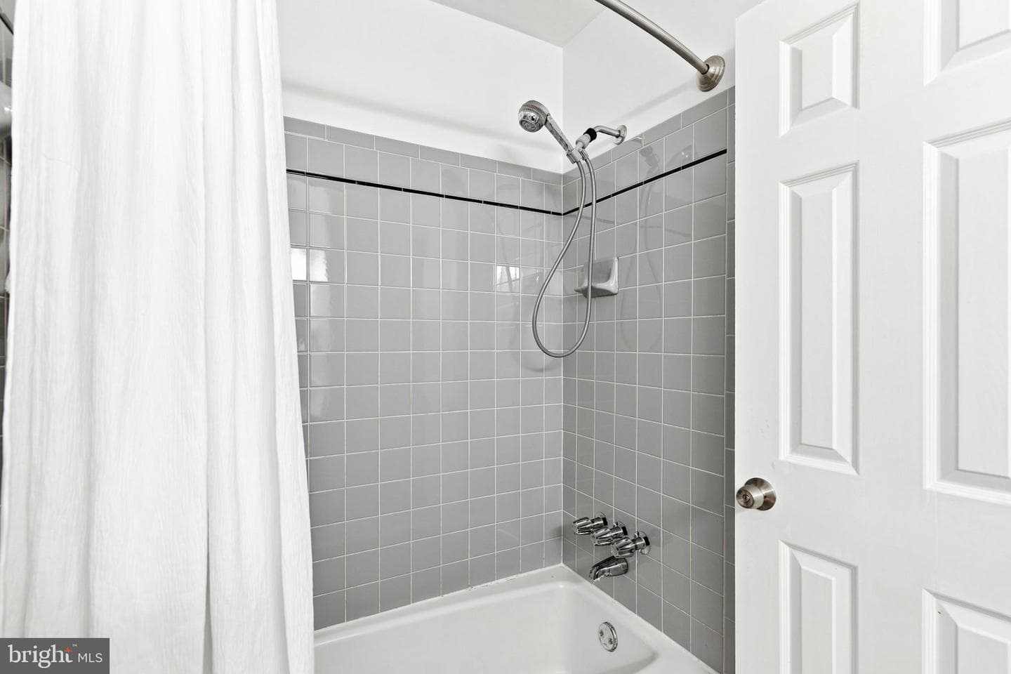 9811 Vertain Court photo 35