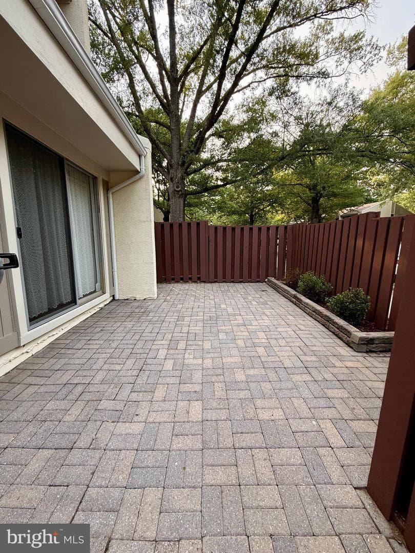 2379 Southgate Square photo 10