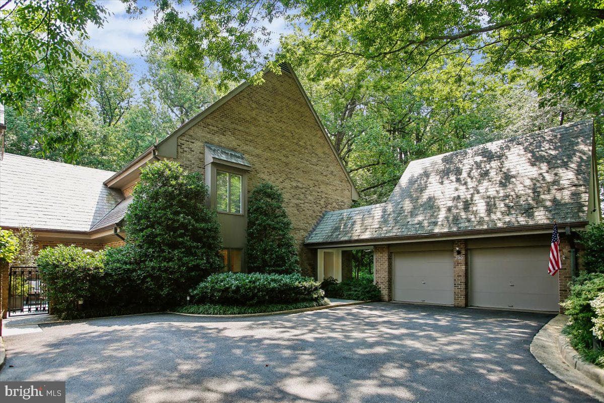 700 Belgrove Road, Mclean