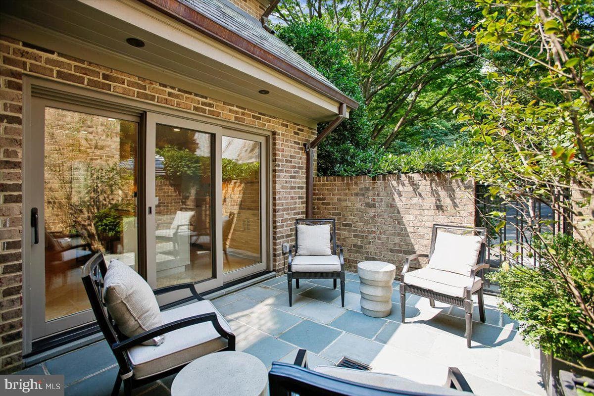700 Belgrove Road photo 17