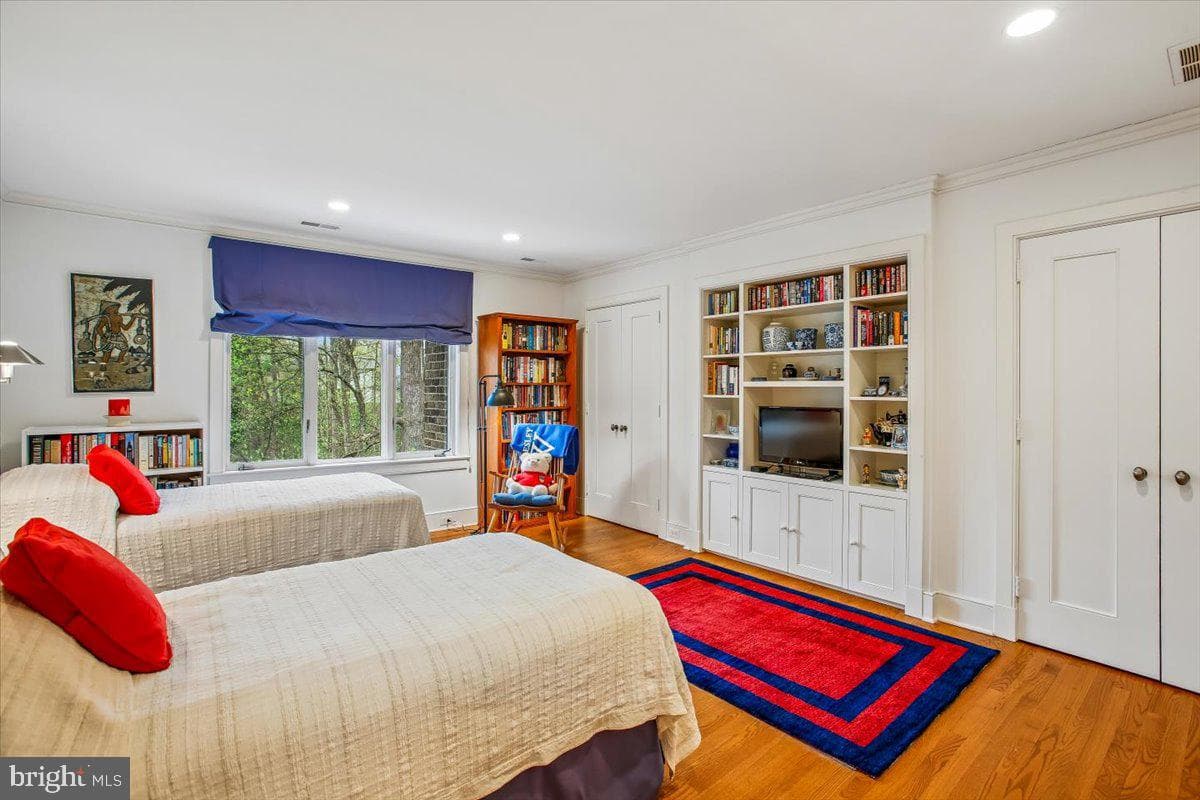 700 Belgrove Road photo 45